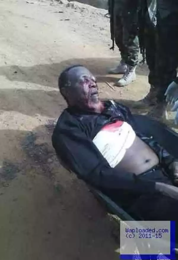 Photo of wounded Sheikh El-Zakzaky being pushed in a wheel barrow